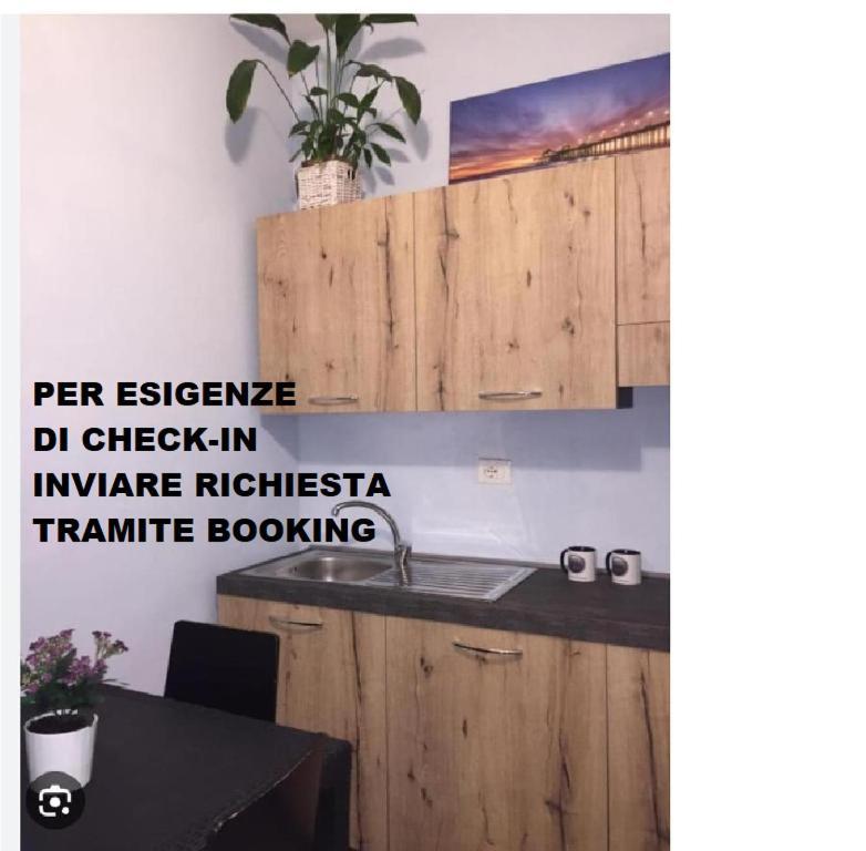 Mono Dd Checkin A Richiesta Leilighet Parma Eksteriør bilde